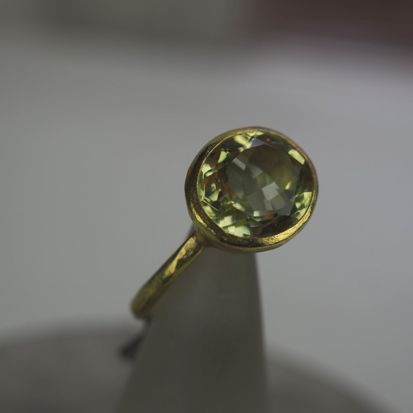 Allsopp, Disa - 18ct Gold Ring with Lemon quartz