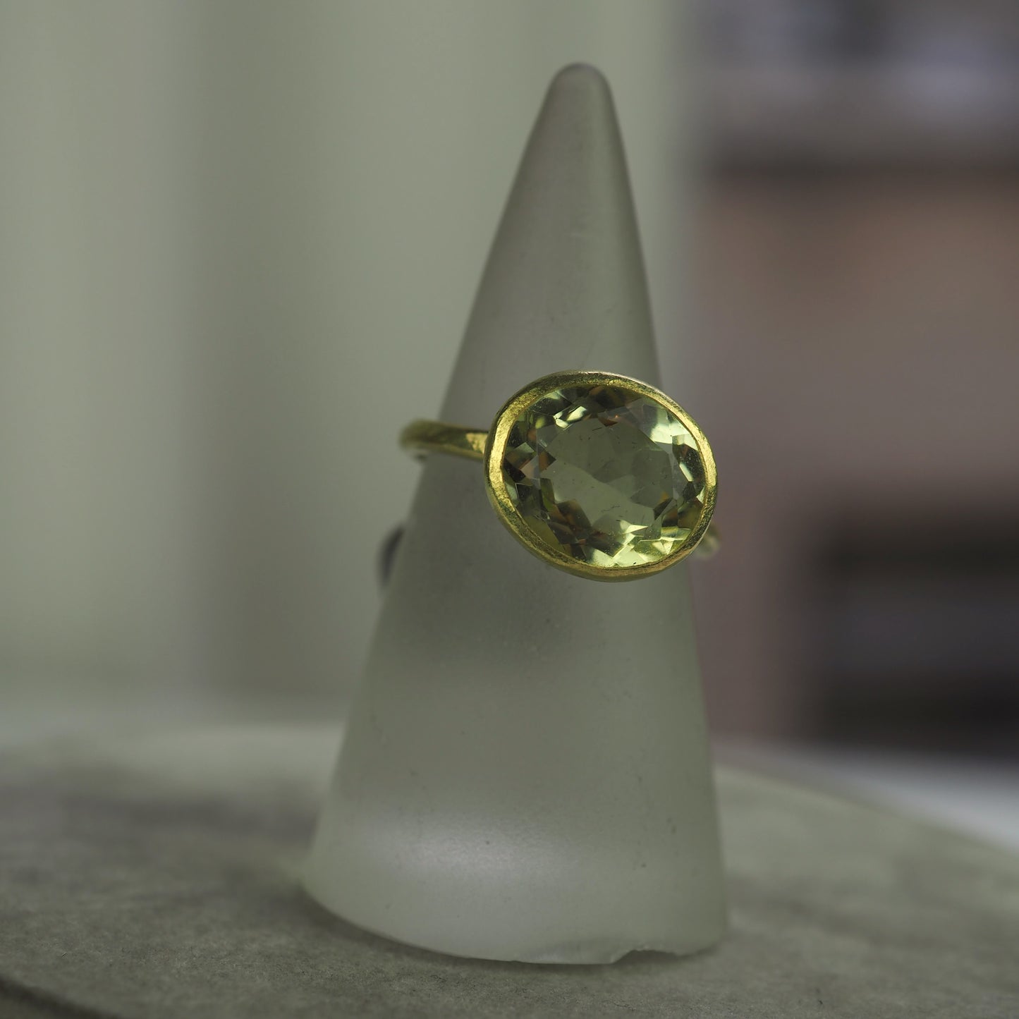 Allsopp, Disa - 18ct Gold Ring with Lemon quartz